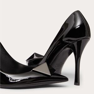 New Valentino ONE STUD PATENT LEATHER PUMP 100 MM, $1,100